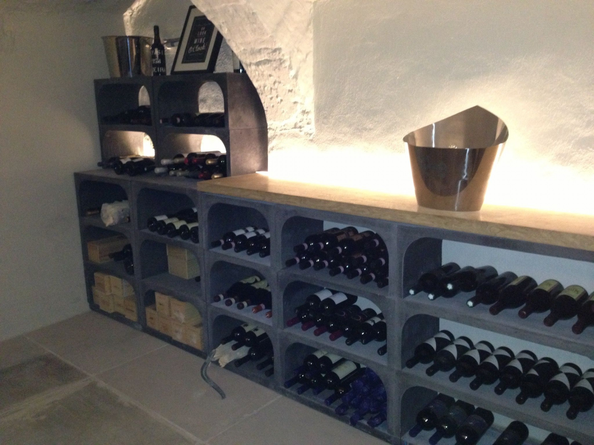Wijnnissen beton in uw wijnkelder.